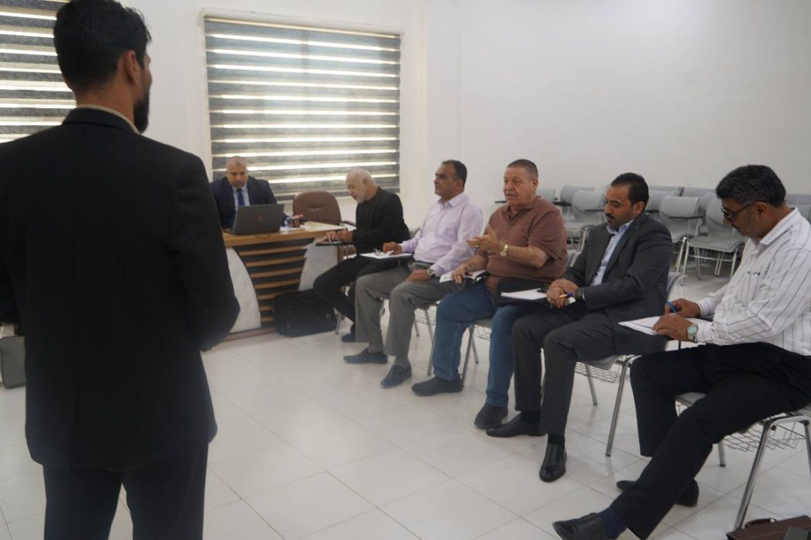 *لجنة أختبار صلاحية التدريس الجامعي للتخصصات الإنسانية تختبر عدداً من المتقدمين*