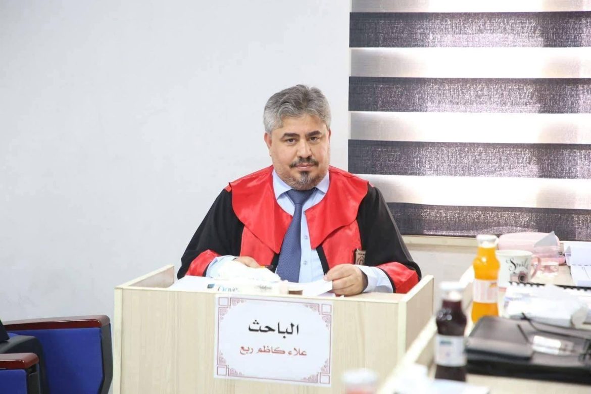 تدريسي من قسم اللغة العربية في كلية التربية الأساسية في جامعة ميسان يحصل على شهادة الدكتوراه من الجامعة العراقية.