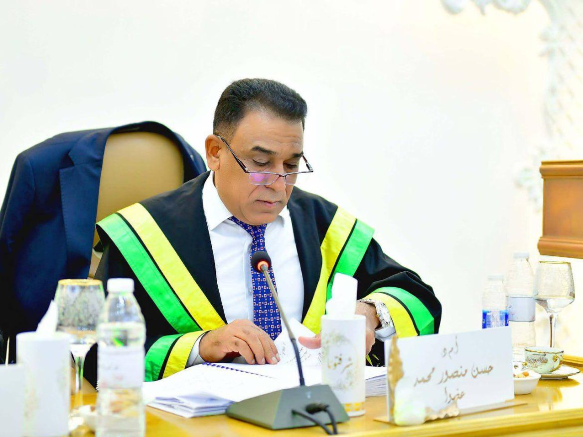 رئيس قسم اللغة العربية عضوا مناقشا في اطروحة دكتوراه ..