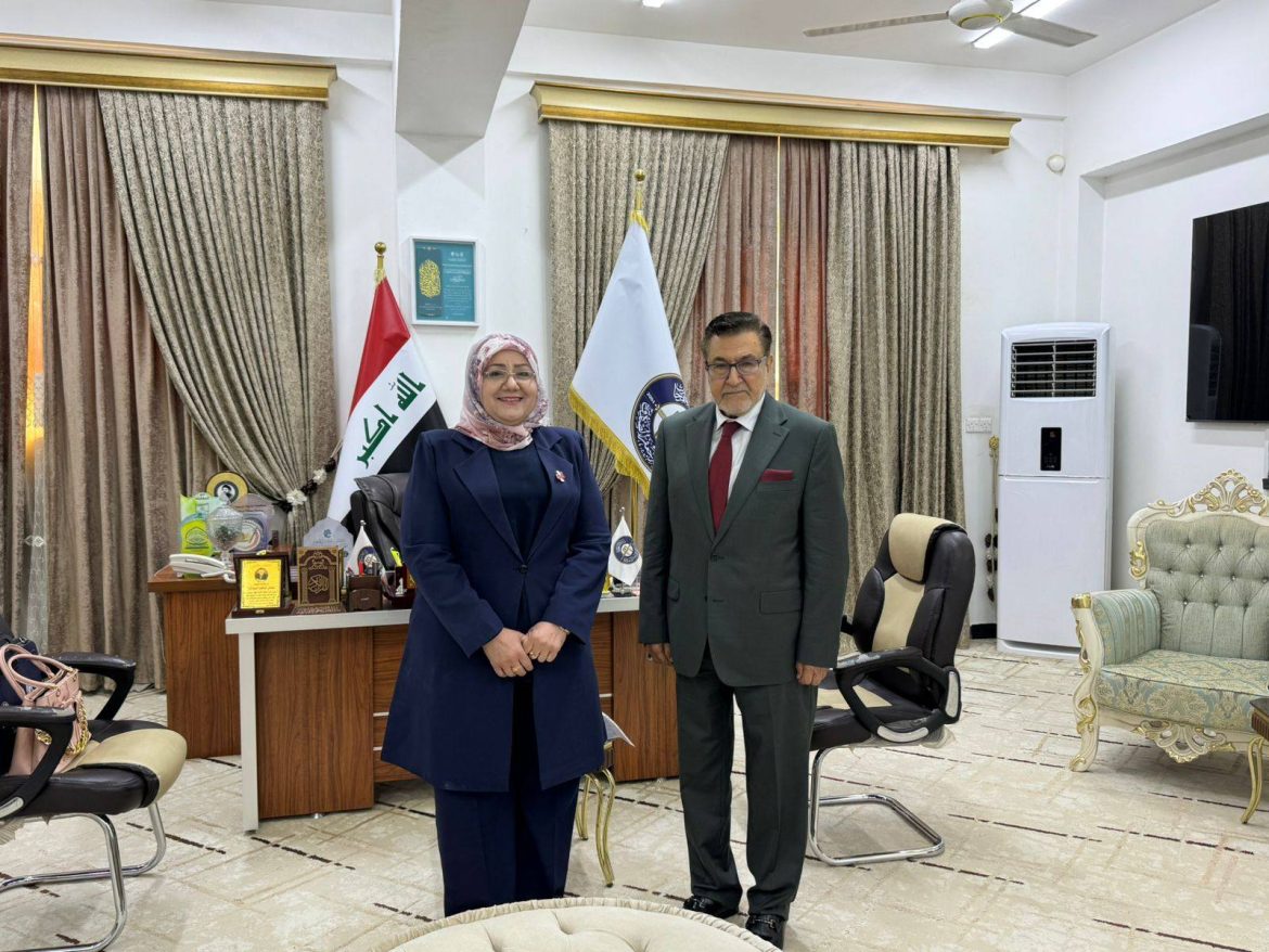 بأمر وزاري .. أختيار تدريسية من جامعة ميسان في لجنة إثراء الفضاء البصري ..