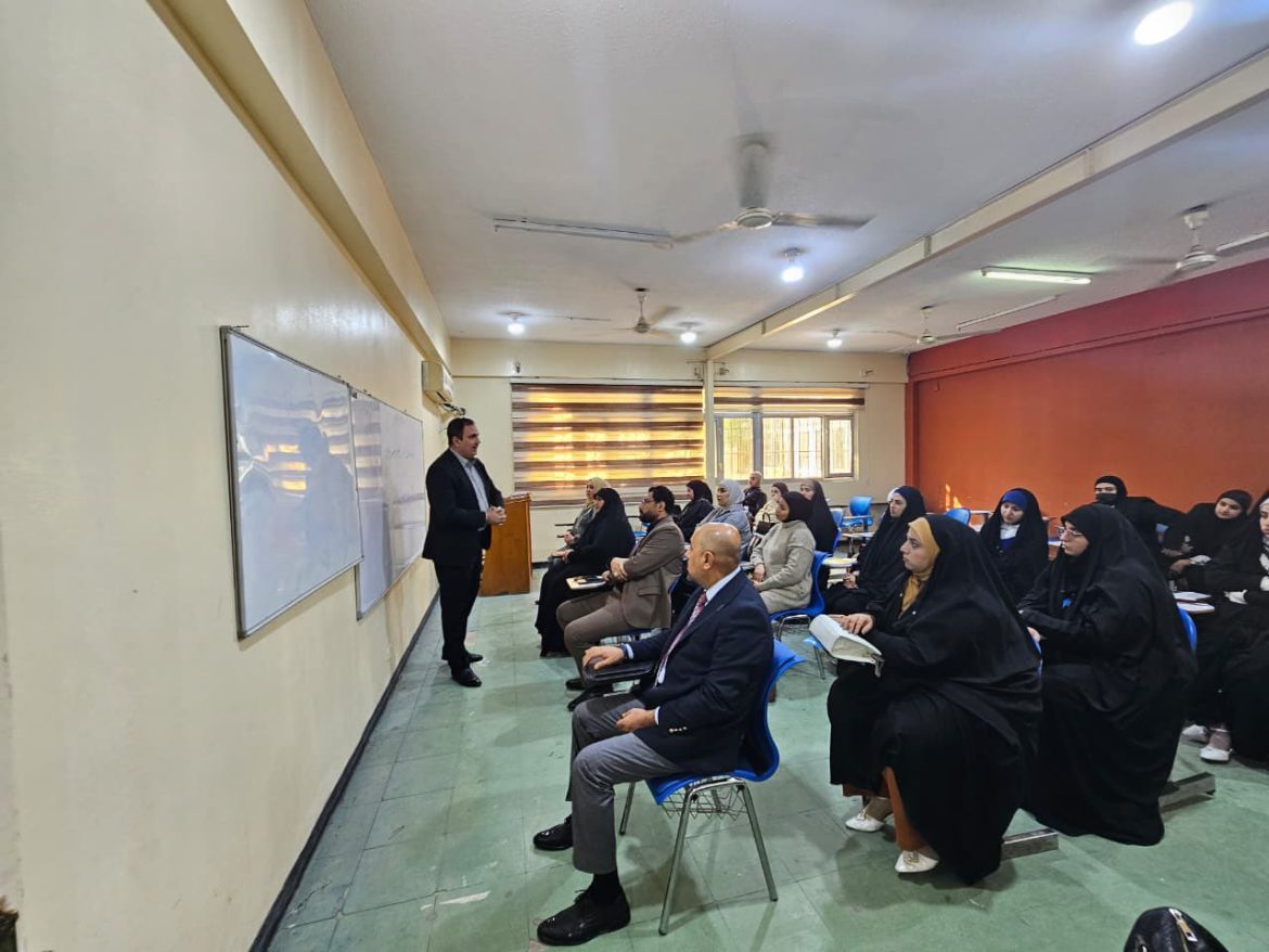 كلية التربية الأساسية تنظم دورة تدريبية بعنوان ( أهمية الفن في التوازن النفسي وتخفيف التوتر)